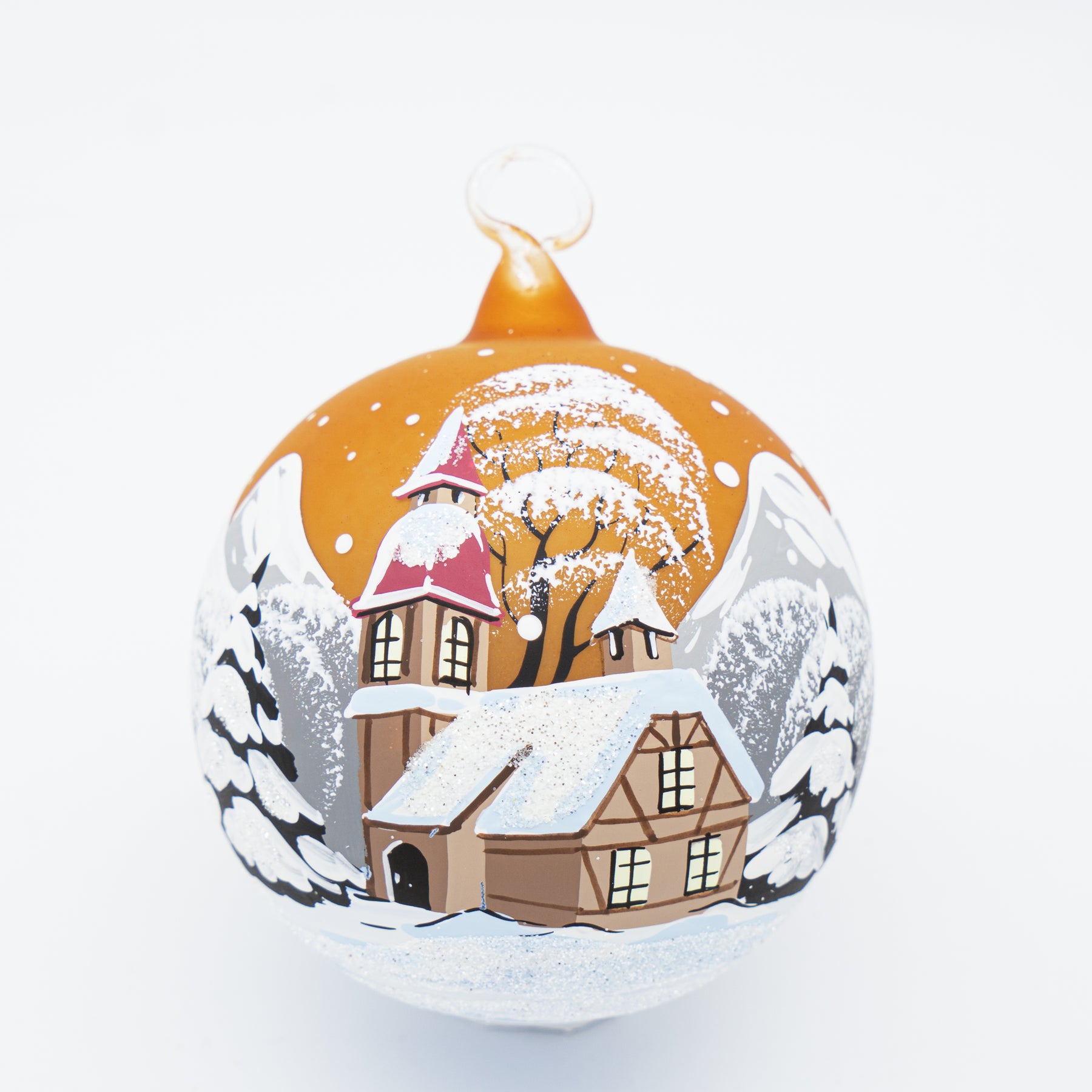 Weihnachtskugel Kirche und Winterlandschaft