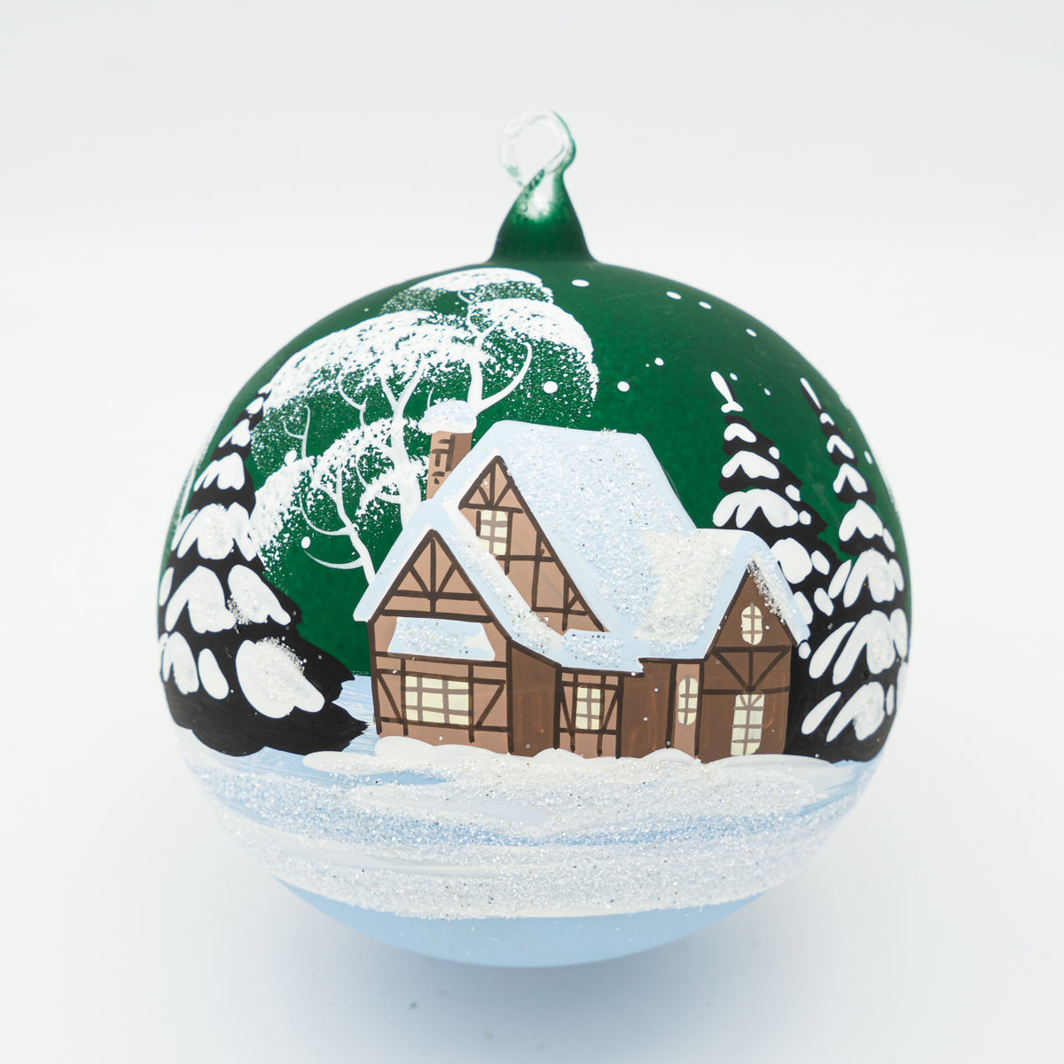 Weihnachtskugel mit Fachwerkhaus