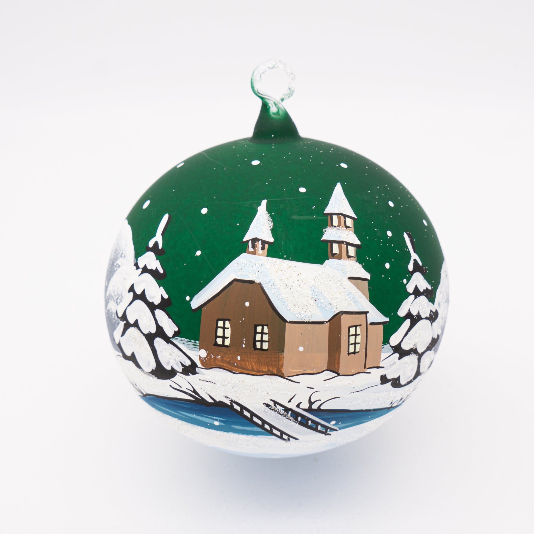 Weihnachtskugel mit Dorfkirche