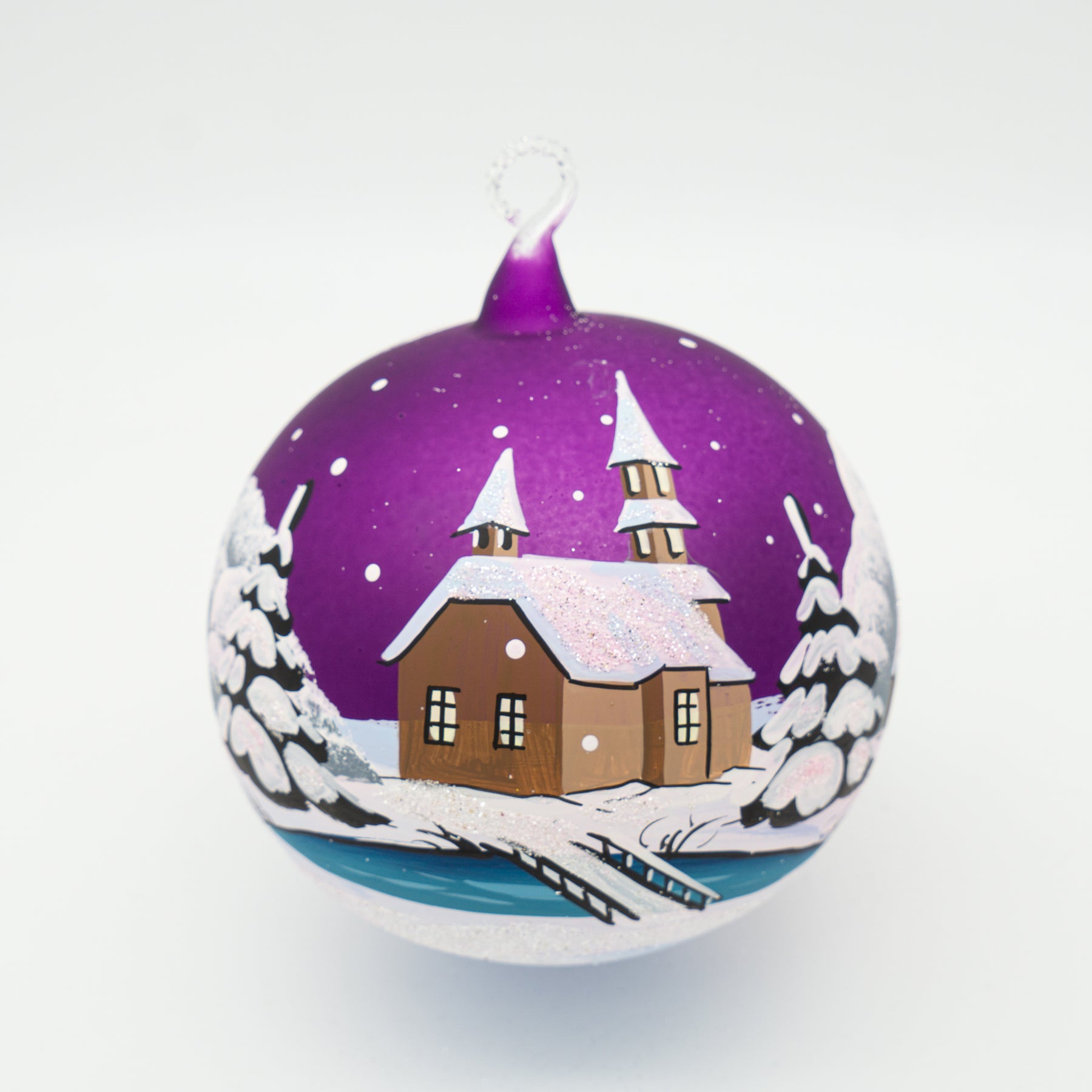 Weihnachtskugel mit Dorfkirche