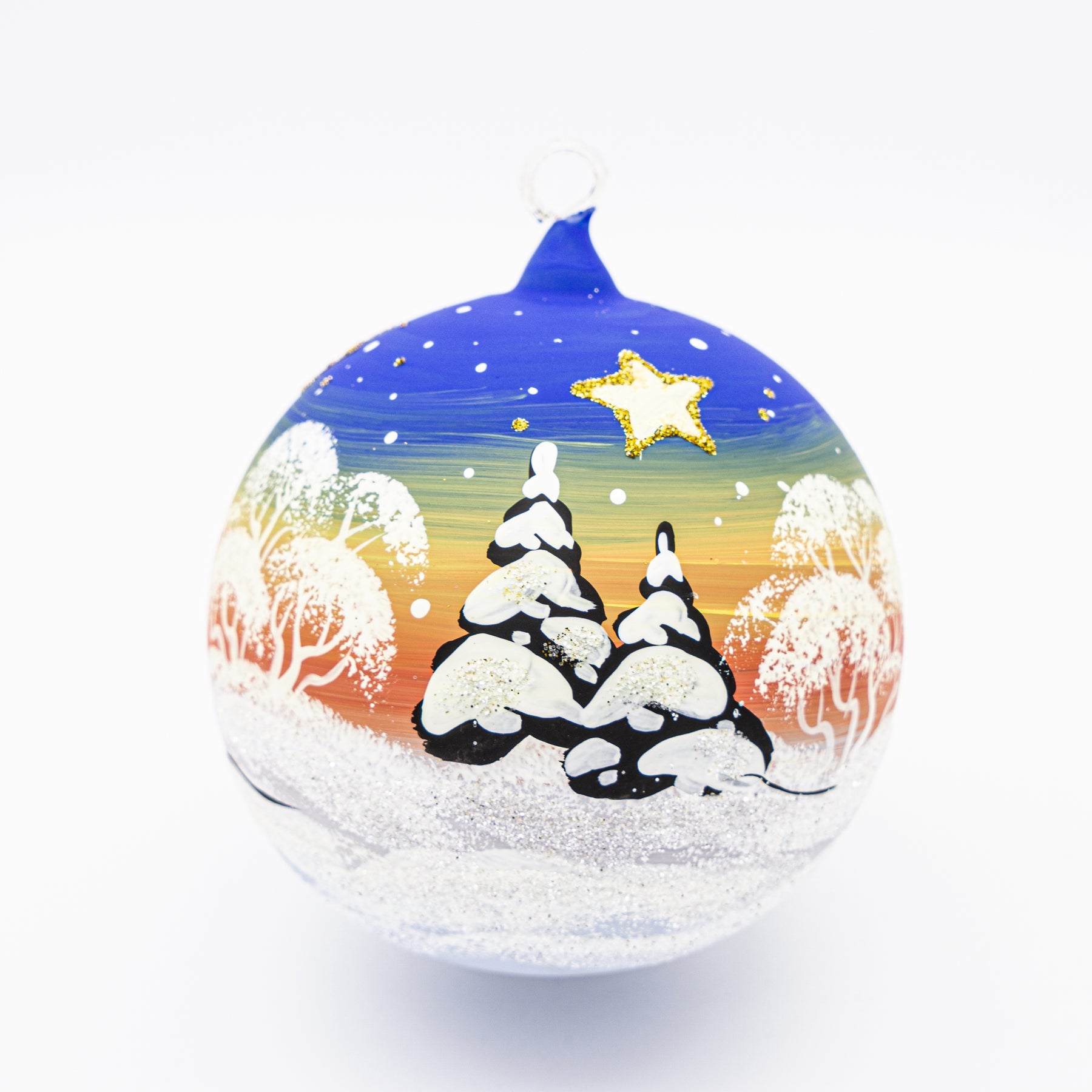 Weihnachtskugel mit Krippe