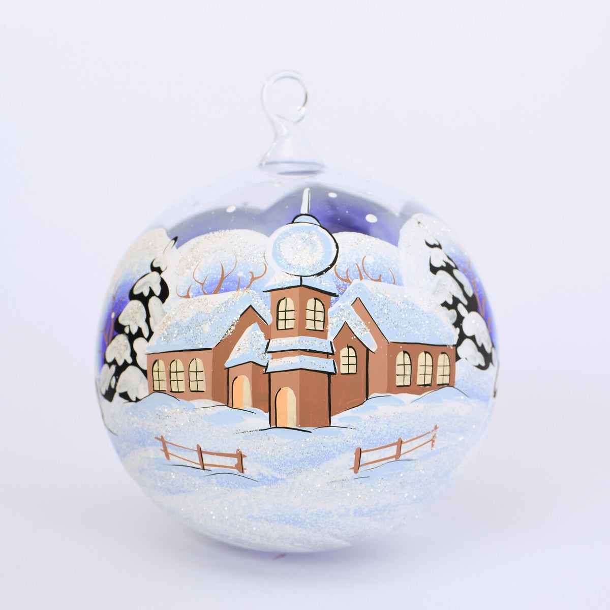 Weihnachtskugel Winterlandschaft und Zwiebelkirche