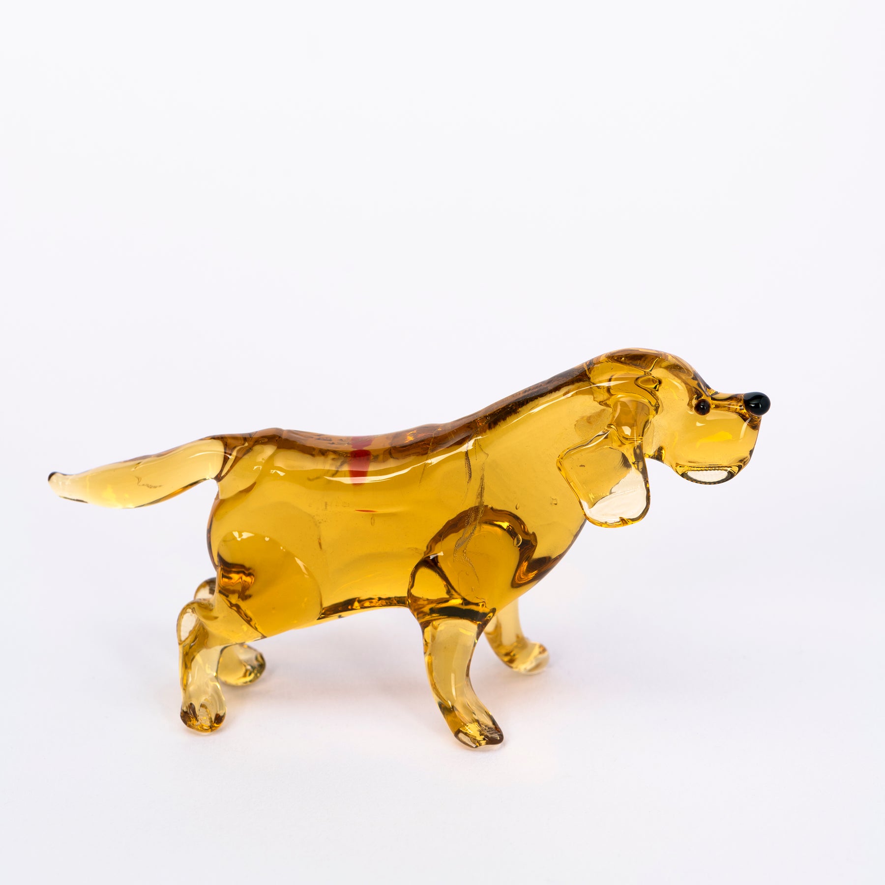 Brauner Labrador aus Glas