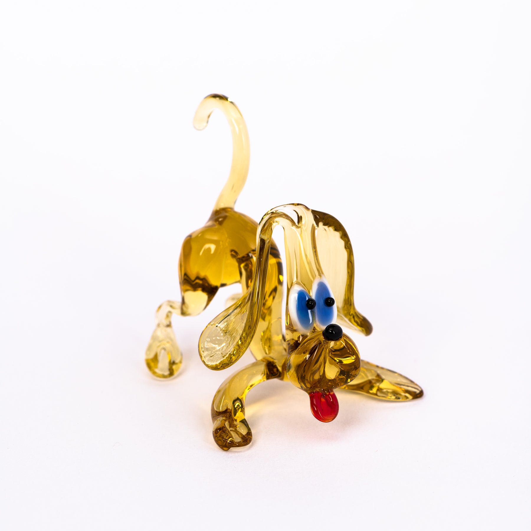 Spielender Hund aus Glas