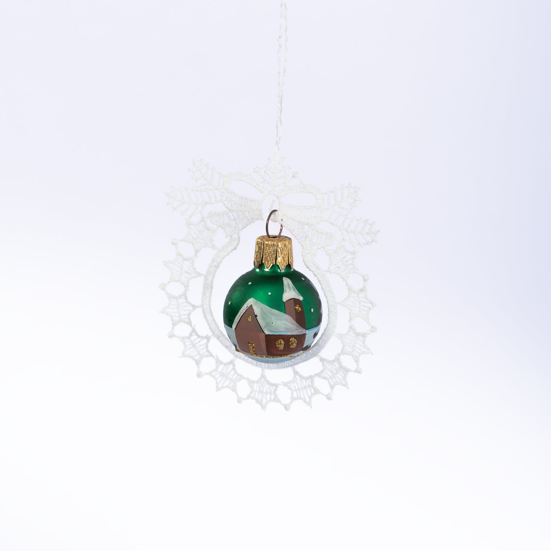 Stoffkranz mit Weihnachtskugel grün