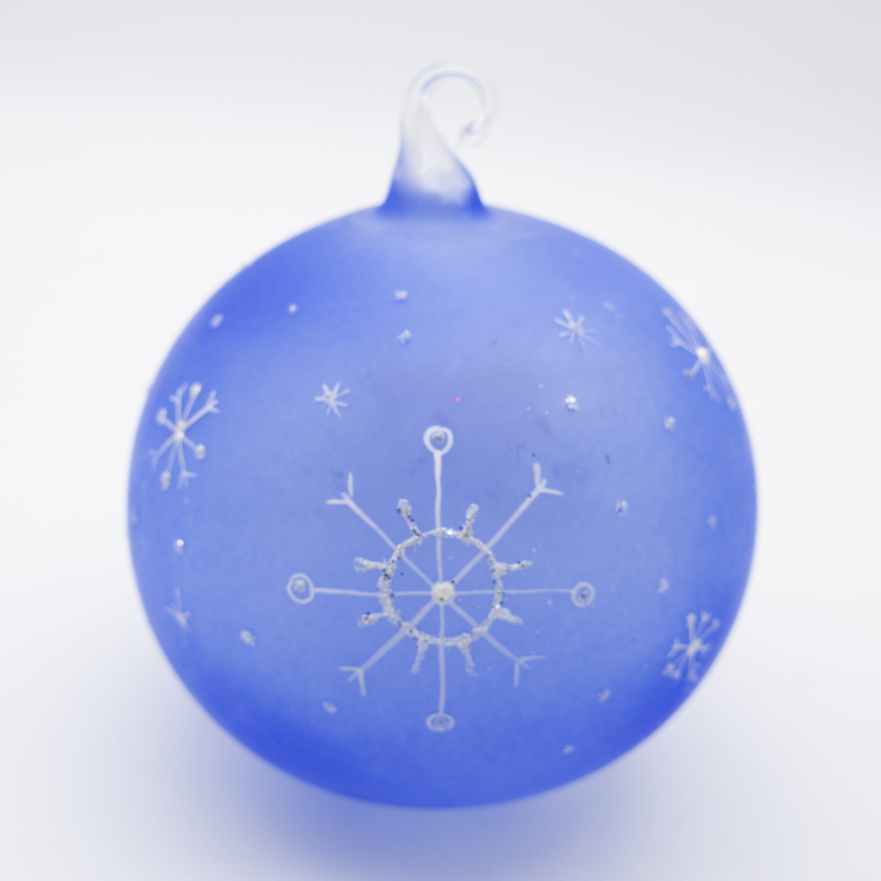 Weihnachtskugel Rentier mit Weihnachtsmütze