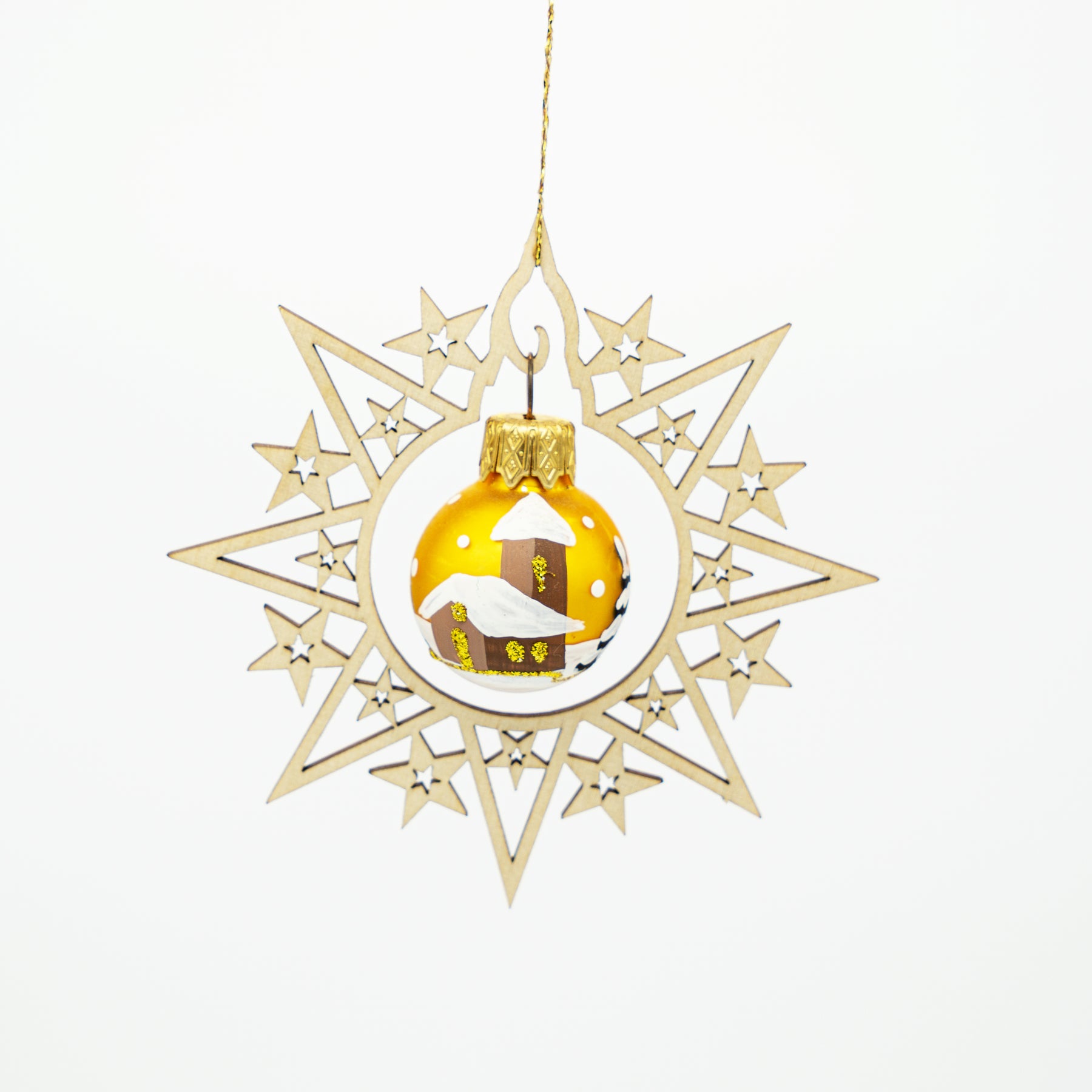 Holzstern mit Weihnachtskugel orange