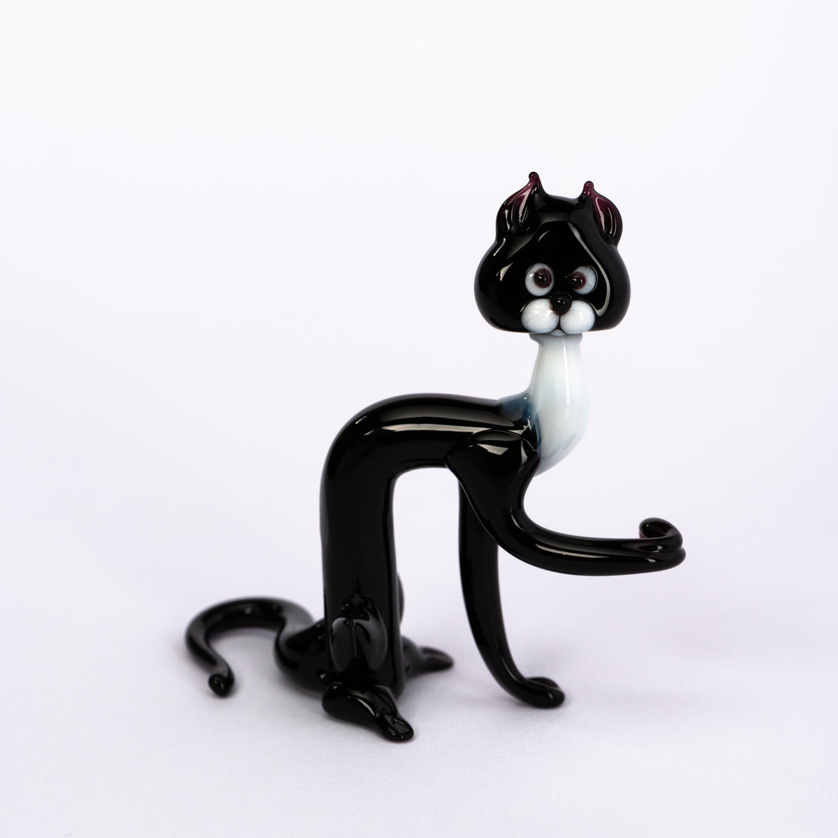 Schwarze Katze aus Glas