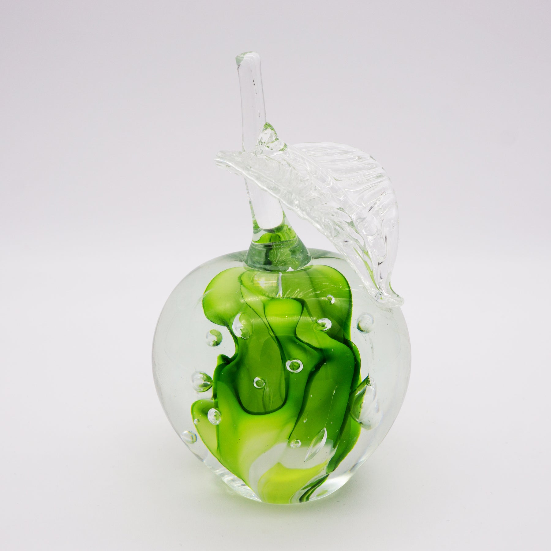 Grüner Apfel aus Glas