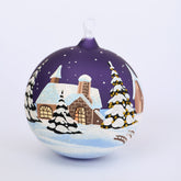 Weihnachtskugel mit zwei verschiedenen Kirchen