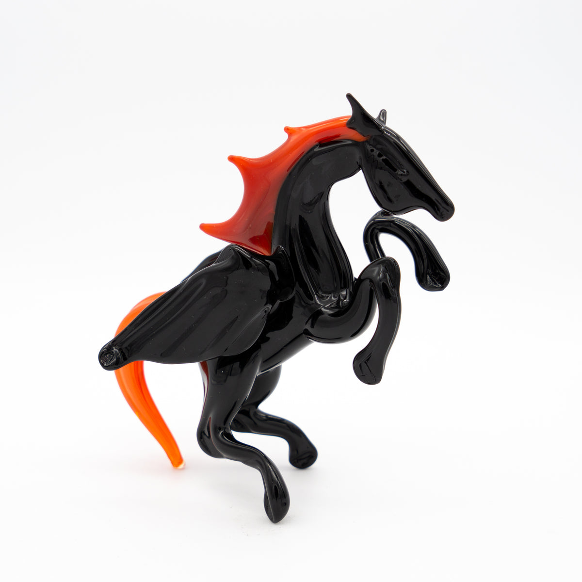 Schwarzer Pegasus aus Glas 